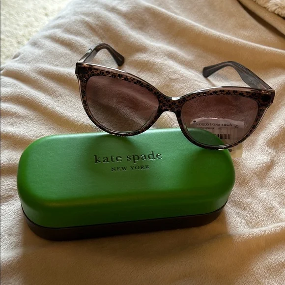 Kate Spade Daeshsa Brown Patterned Sunglasses with Case NWT display picture 3